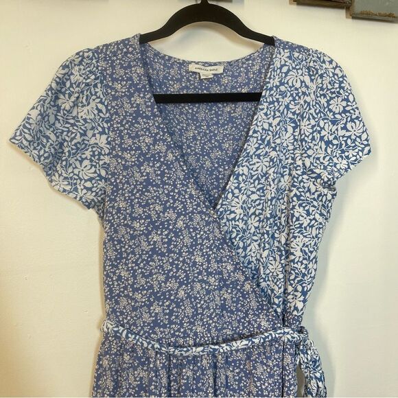 American Eagle Outfitters Floral Mix Short Sleeve Wrap Dress Size Medium - Picture 7 of 16
